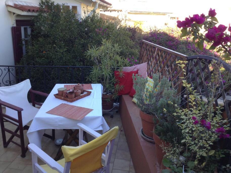 At The Foot Of Acropolis. Villa Aten Exteriör bild